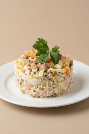 Мясной салат в стиле Оливье с бужениной по- домашнему