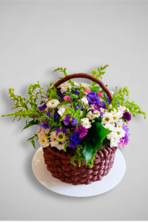 Корзина с живыми цветами